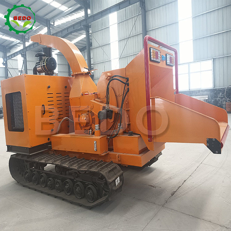 Mobile Diesel Palm Trunk Wood Chipper Machine Crawler Type 102HP for Indonesia Palm Plantation Forestry