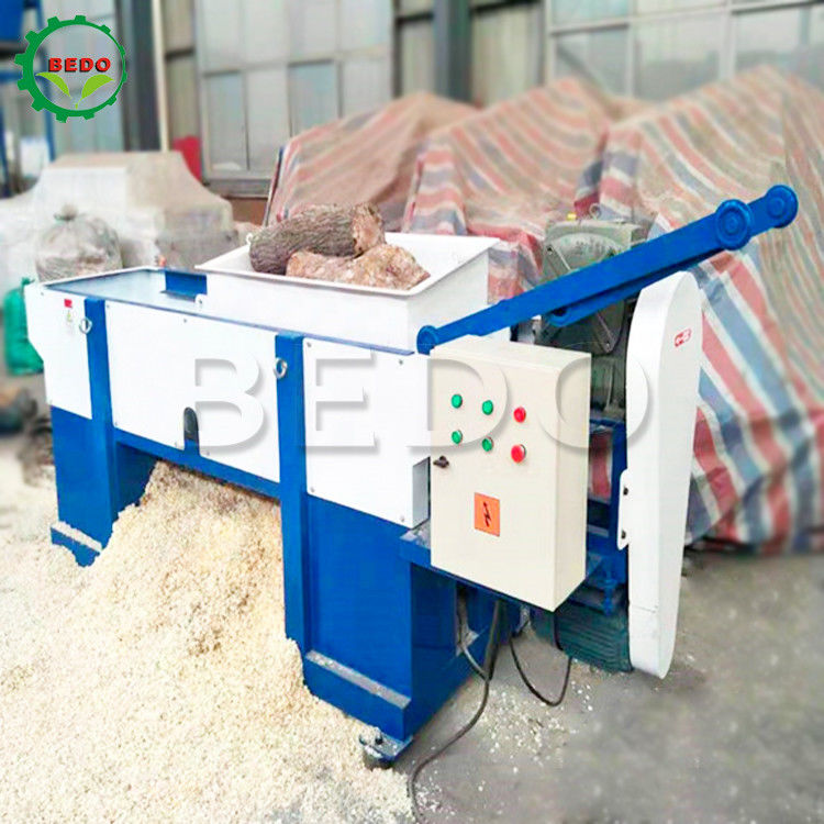 Automatic Wood Tree Shavings Machine 7.5kw 3600r/Min Large Capacity Production Equipment