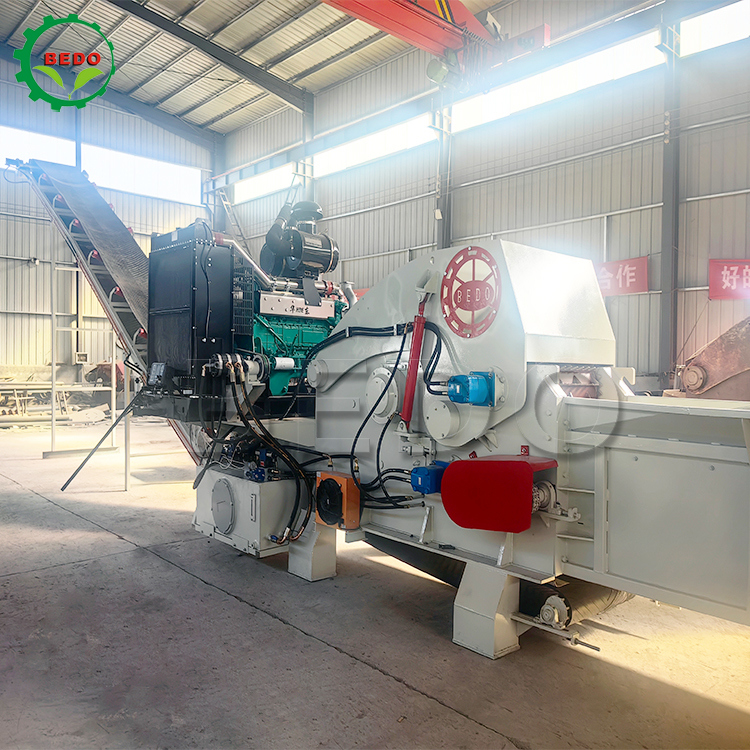 Feed Conveyor 235HP Hydraulic Motor Wood Chipper Machine 700x400mm Inlet Drum Type Industrial Shredder