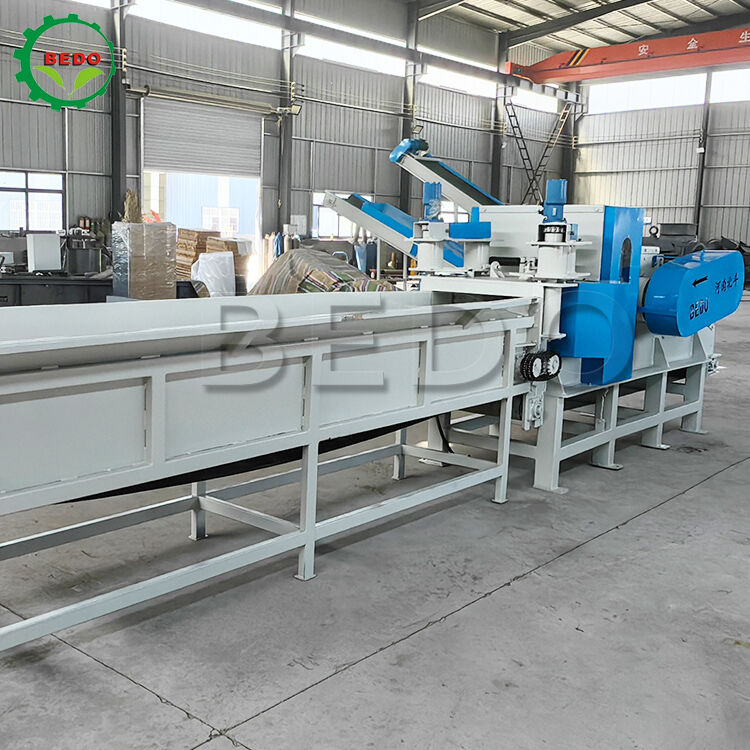 High Capacity 4000-8000KG/H Carbon Steel Wood Sawdust Making Machine with 90KW Power for Biomass Processing
