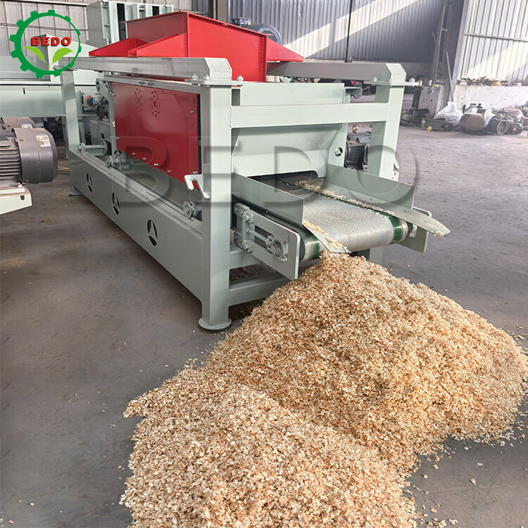 1-10mm Adjustable Output Size Wood Shavings Machine with 7.5kw*4 Main Shaft Power and 800-1000 Kg/hour Capacity