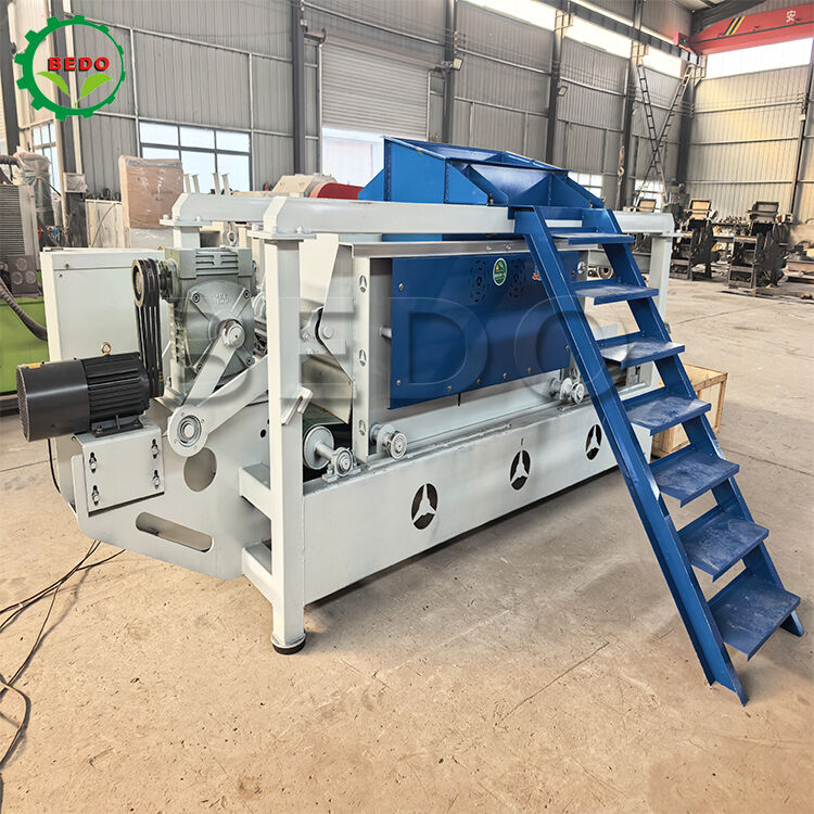 7.5kw Power Wood Shavings Machine with 125mm Roller Diameter and 400-500 Kg/hour Capacity for Efficient Wood Processing