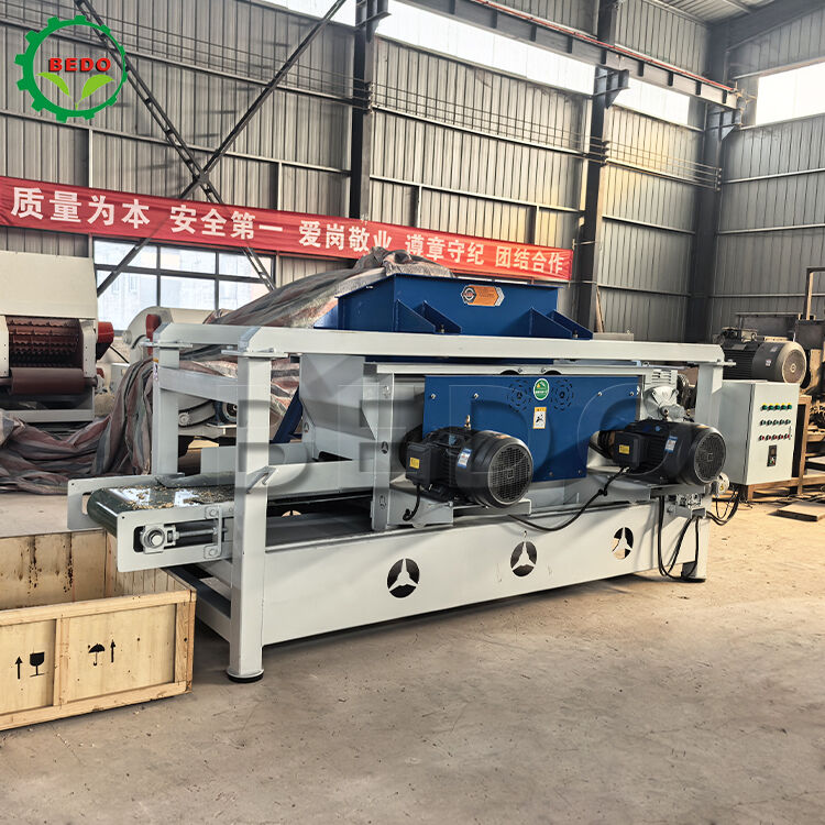 125mm Roller Diameter Wood Shavings Machine with 4kw Running Power and Customized Output Size for Various Wood Types