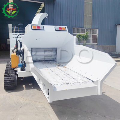 6000 kg/hr Throughput Towable Wood Chipper Machine 360 Degree Adjustable Chute 4 Ton Heavy Duty Shredder