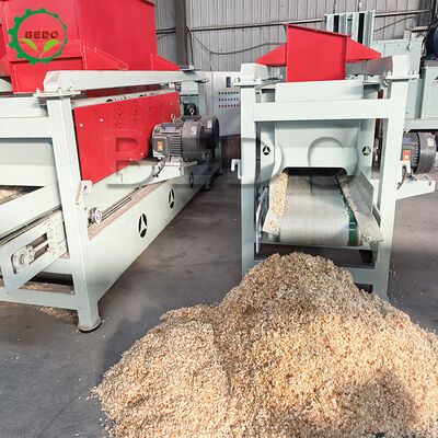 7.5kw Main Shaft Wood Shavings Machine 1-2mm Thickness 3600r/Min Industrial Production Unit